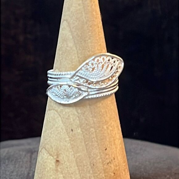 Artistry Tarakashi Collection Sterling Silver Bypass Ring - Picture 1 of 12